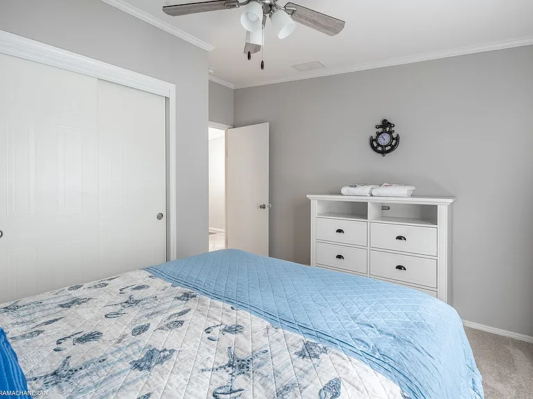 16 Freeman Ave — Photo 24