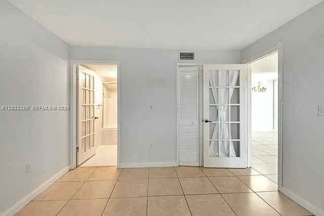 2735 W 52nd St #402 — Photo 13