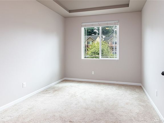 5th image of 3901 Southlake Dr SE