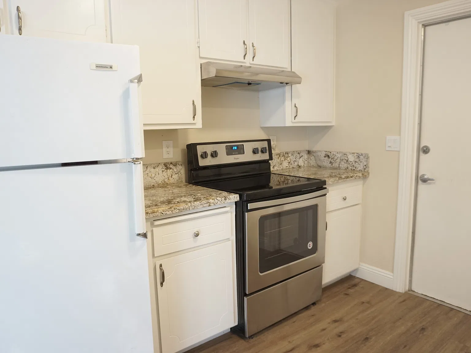 3 bed, 1336 sqft, $2,650 — Photo 2