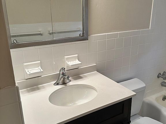 4th image of 78 Hunt Ave APT 4B