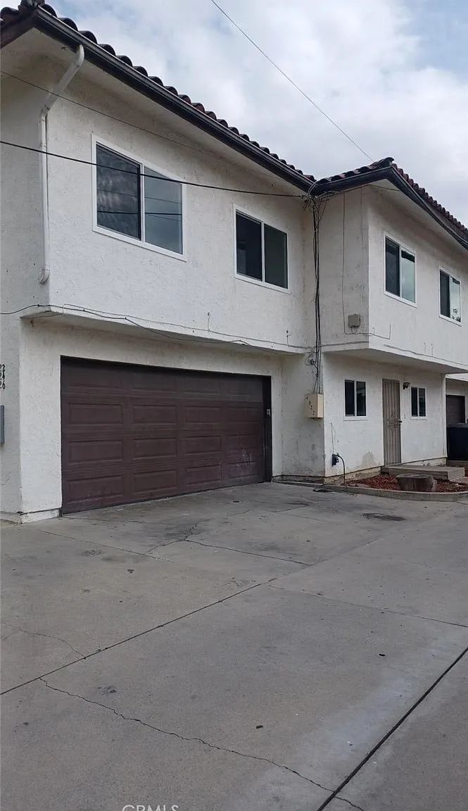 4 bed, 2.5 bath, 1556 sqft, $3,750 — Photo 1