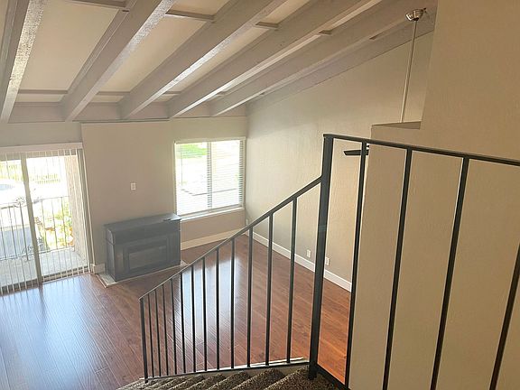 3rd image of 3900 H St APT 06