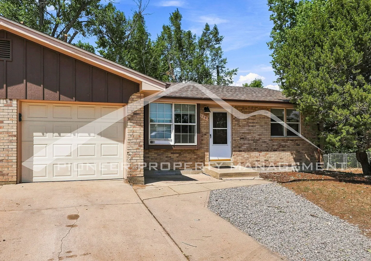 Charming 1/2 Duplex on Quiet Cul-De-Sac with Fenced Yard — Photo 1