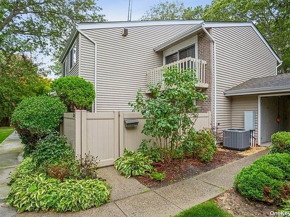 2nd image of 228 Springmeadow Dr Unit G