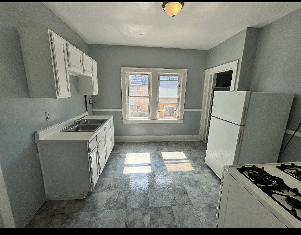 3 bed, $950 — Photo 3