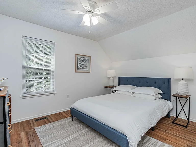 1135 Hulon Ln — Photo 21