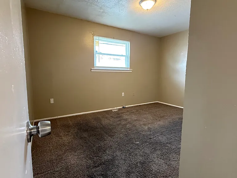 2505 Joy Ann Dr — Photo 9