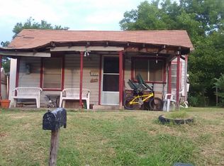 1221 Maple St, Bonham, TX 75418