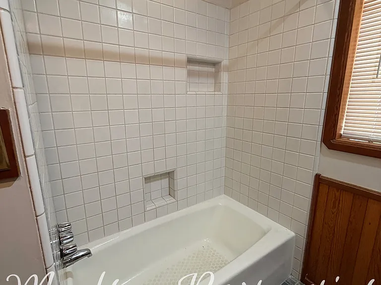 325 W 3rd Ave — Photo 14