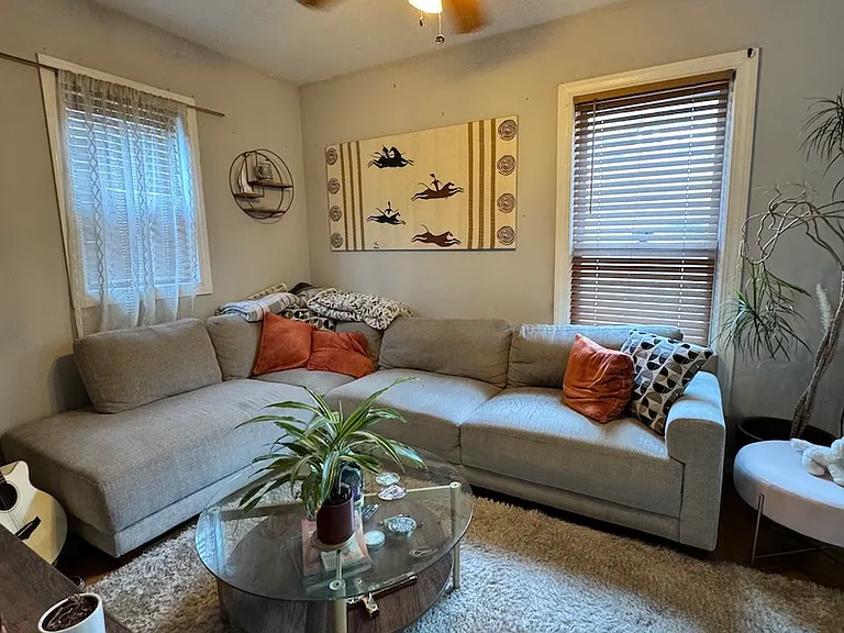 2315 N Greenview Ave #CH — Photo 6