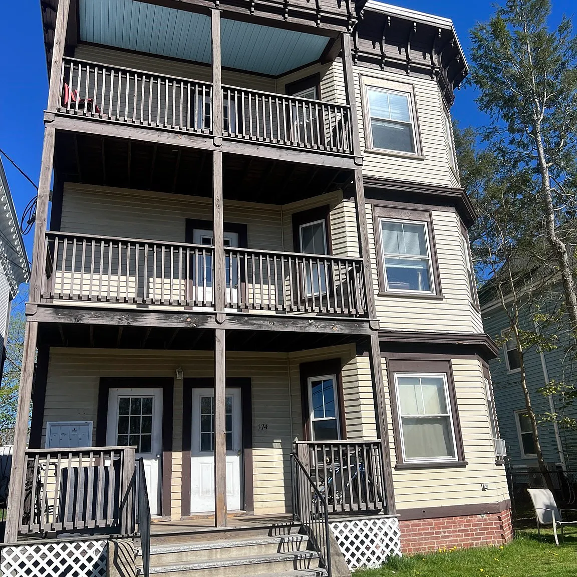 3 bed, 1.0 bath, $2,200 — Photo 1