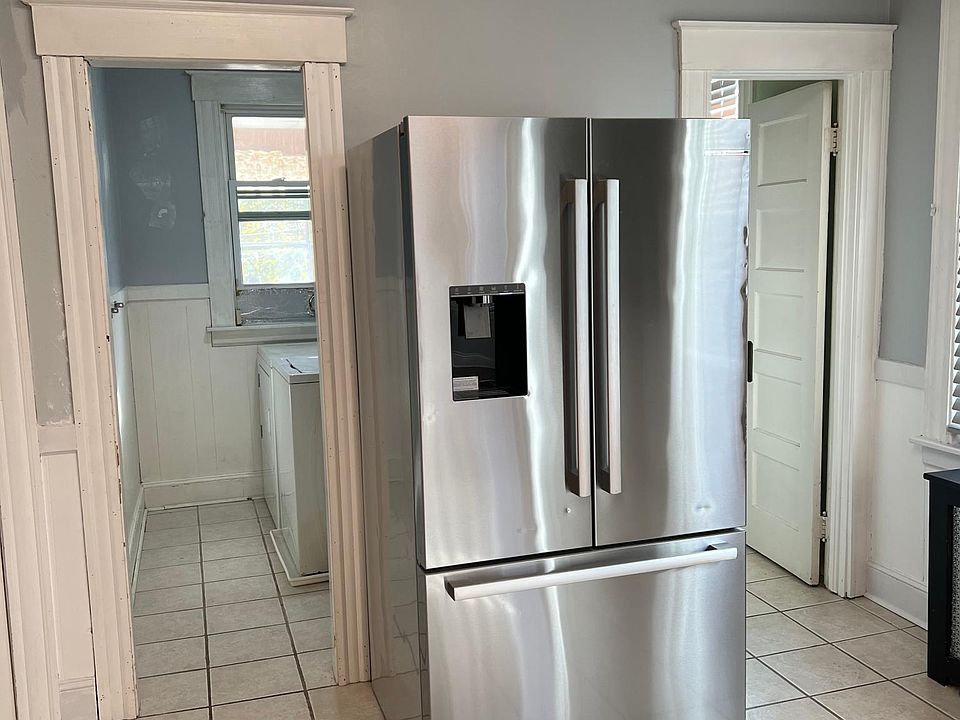 1st image of 361 Burritt St Floor 2