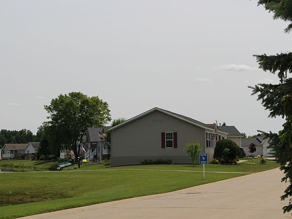 140 Pine Lakes Drive W.