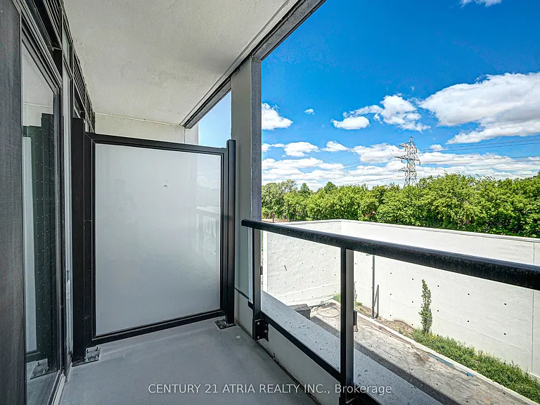 858 Dupont St #306 — Photo 25
