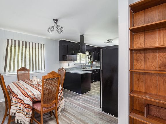 5th image of 7839 Opal Dr