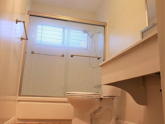 2nd image of 8437 Buckland St