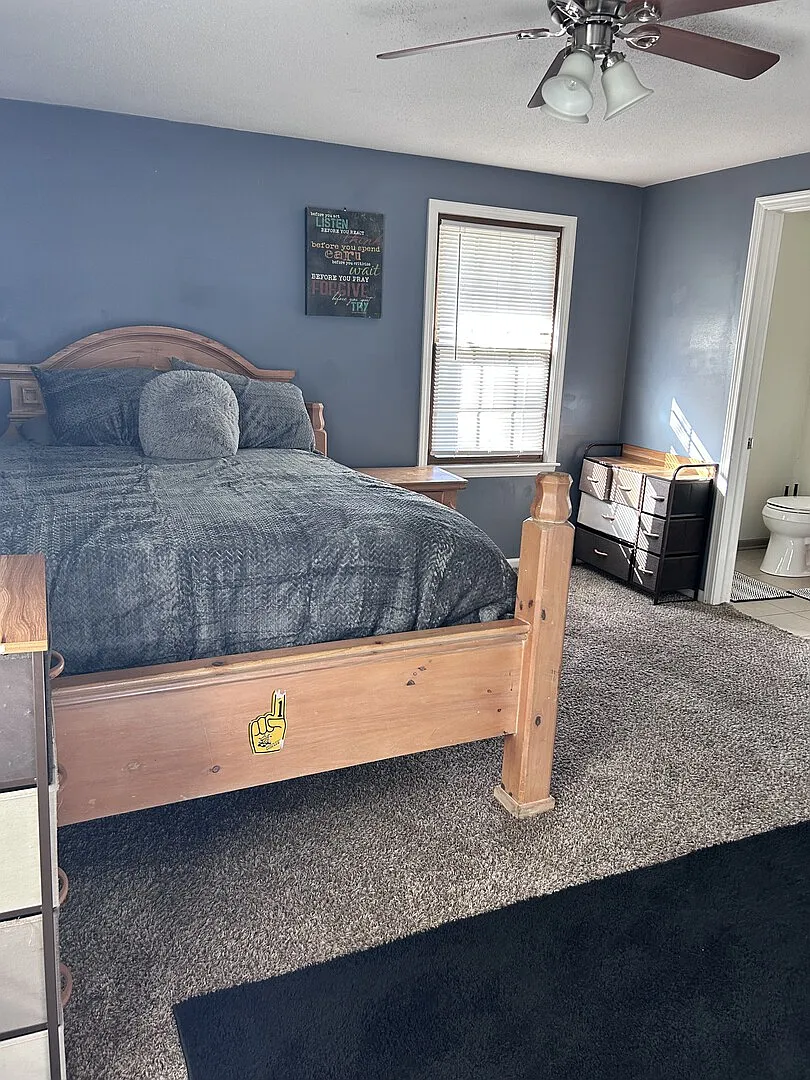 Olathe Hide Away — Photo 4