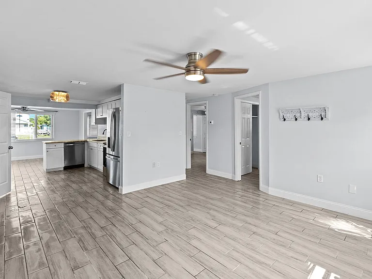 13916 Sommers Ave — Photo 8