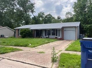2865 Heatherton Dr, Florissant, MO 63033