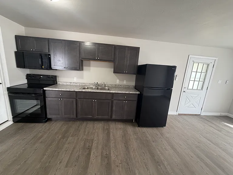 718 Benham St #A — Photo 3