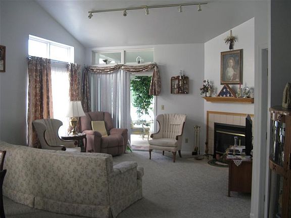 2nd image of 1507 Aster Ave