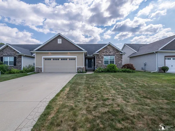3549 Summer Breeze Dr, Lambertville, MI 48144