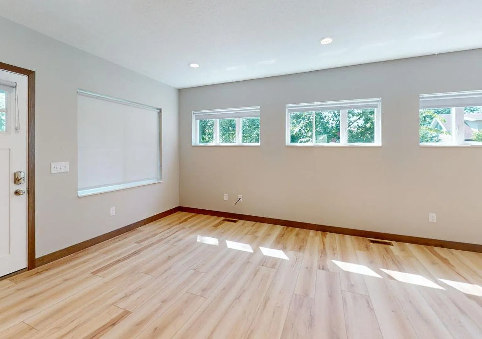 1214 8th St SE Duplex — Photo 2