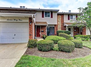1633 Groton Ct, Wheaton, IL