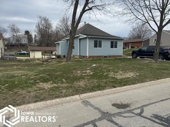 628 W McGregor St, Algona, IA 50511