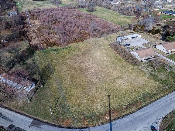 5th image of 229 Bernard Dr