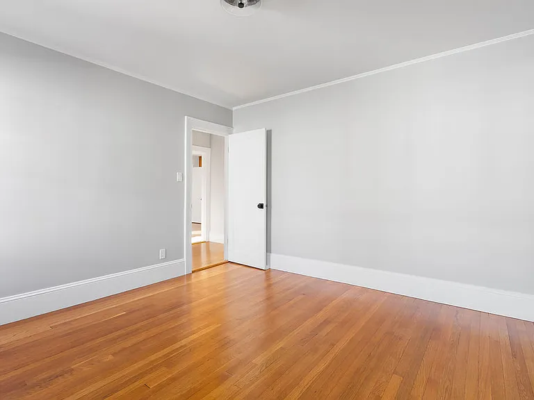 17 George St — Photo 11