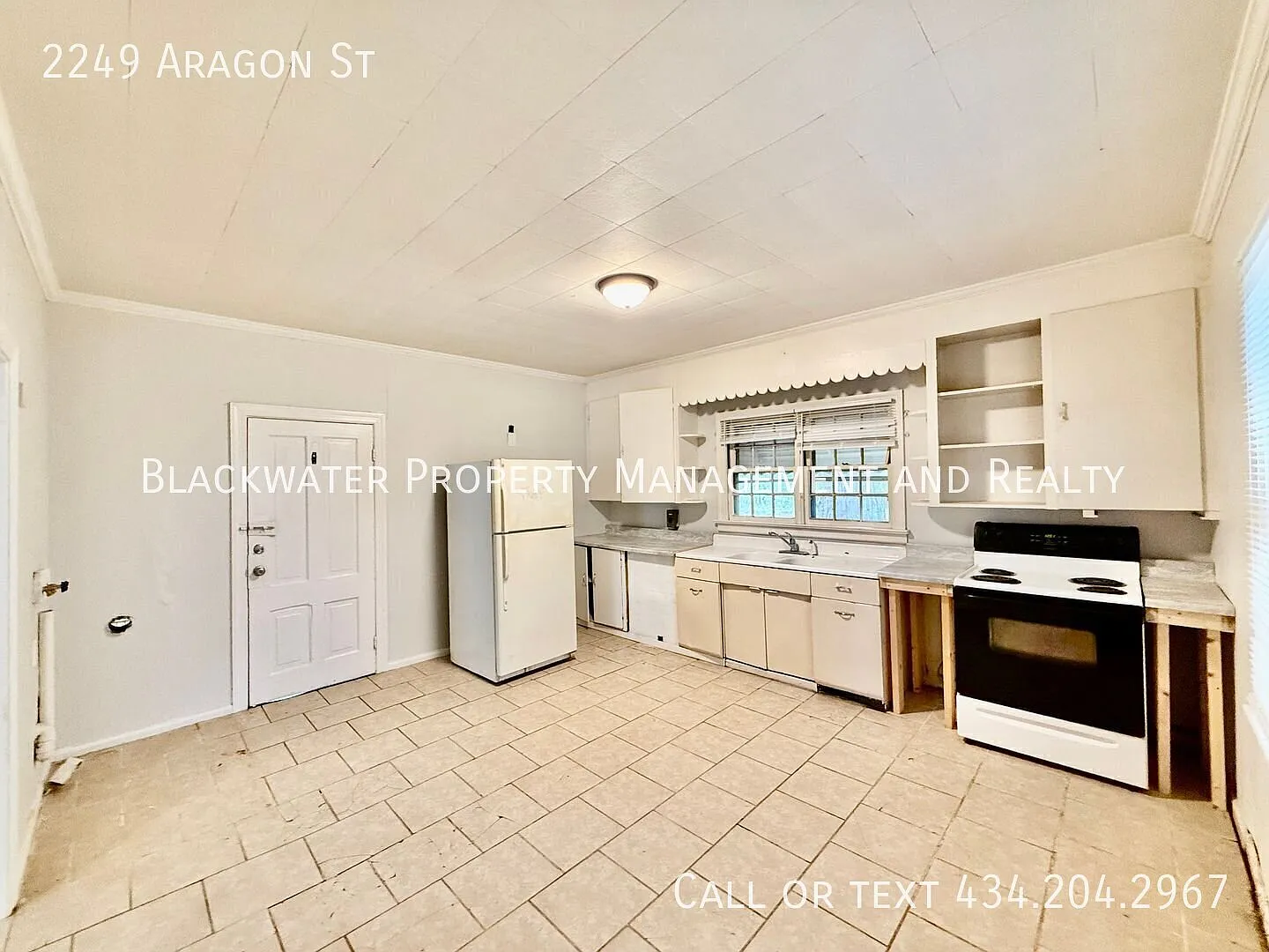 Single Family Home Near City Stadium! — Photo 2