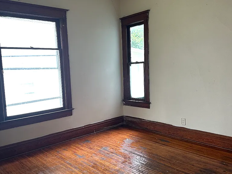 1143 E Cleveland Ave — Photo 6
