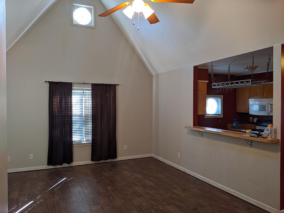 2nd image of 1608 W Cherry Ave
