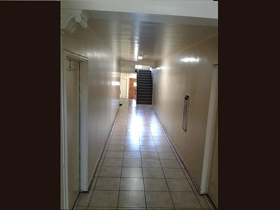 2nd image of 350 S Mariposa Ave APT 8