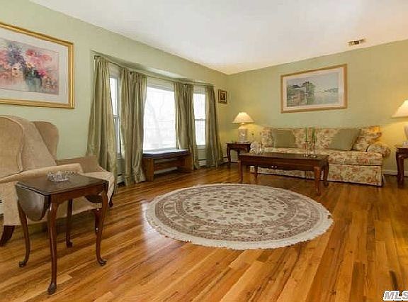 2nd image of 30 Meadowbrook Dr