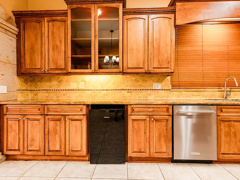 462 W Carob Dr — Photo 4