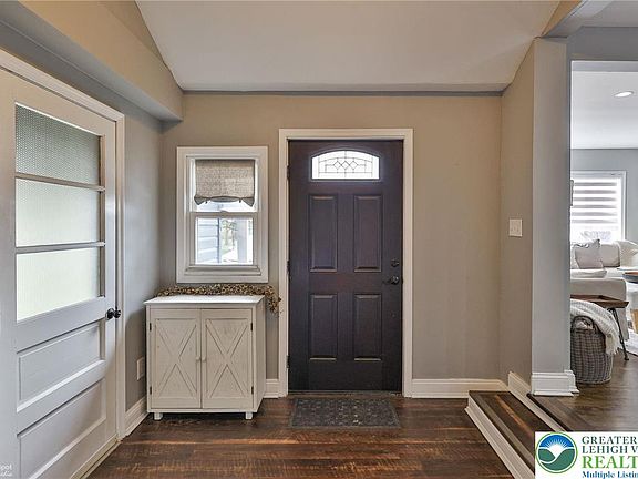 5th image of 216 Young Rd