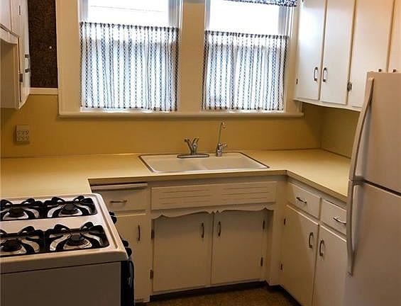 2nd image of 345 Cloverdale Ave