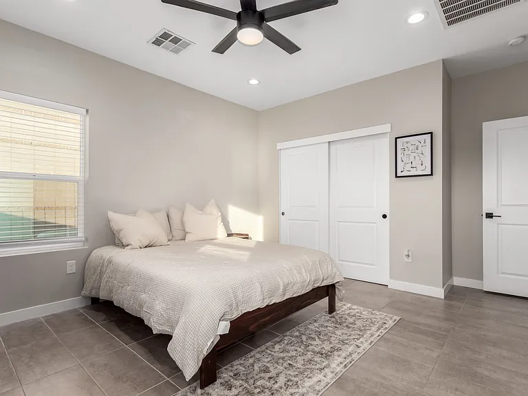 1908 W Lawrence Rd #2 — Photo 10