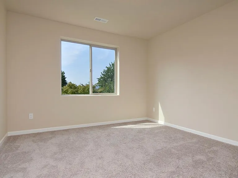 228 SE Maple St — Photo 11