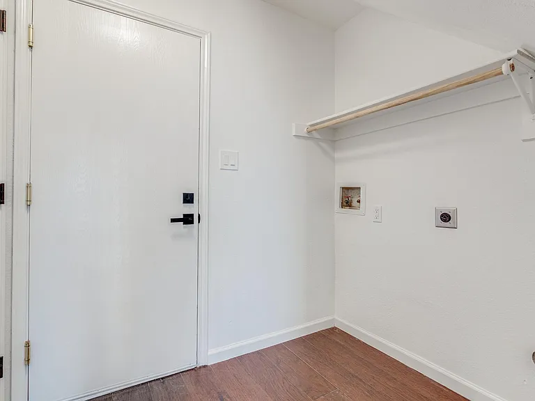 6841 Bellehaven Dr — Photo 22