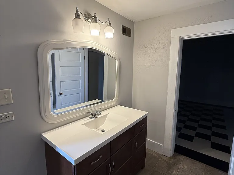 208 Magnolia St #1 — Photo 12