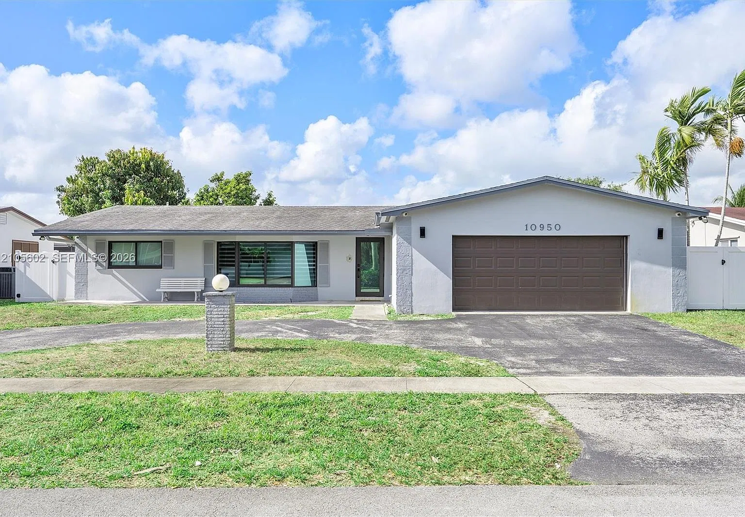 Pembroke Lakes Sec 5 — Photo 1