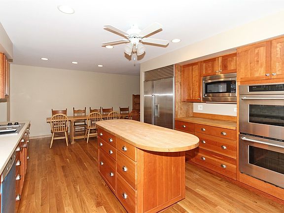 5th image of 1482 N King George Ct