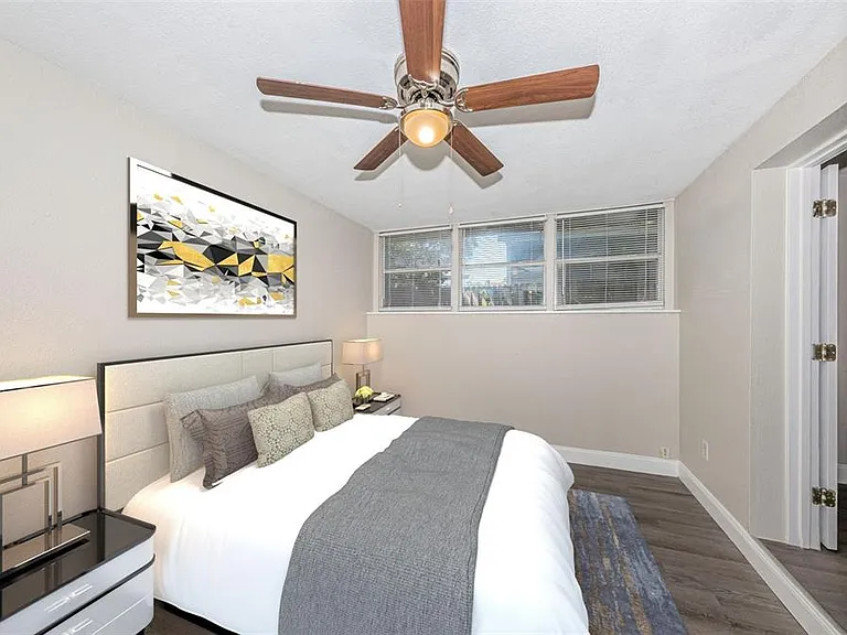 705 3rd Ave NE #C — Photo 3