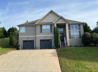 152 Faulkner Cir, Greer, SC 29651