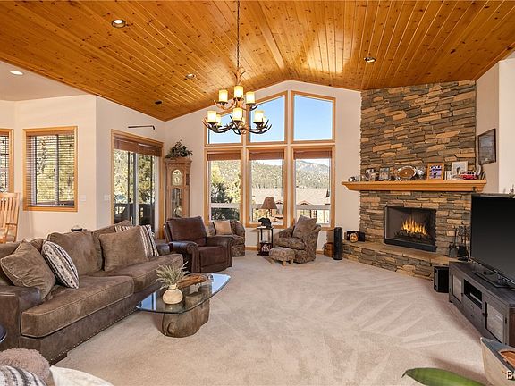 5th image of 664 Cove Dr