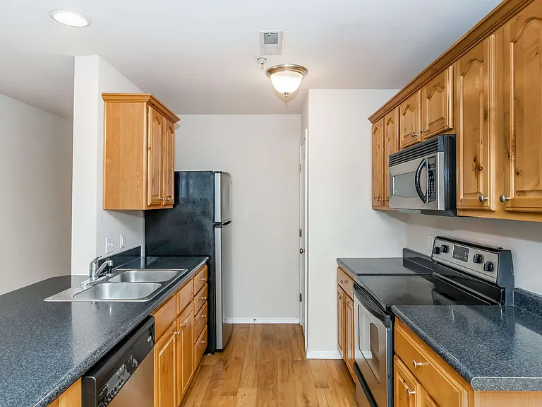 Cambridge Park Apartments 2 bed 2 bath kitchen